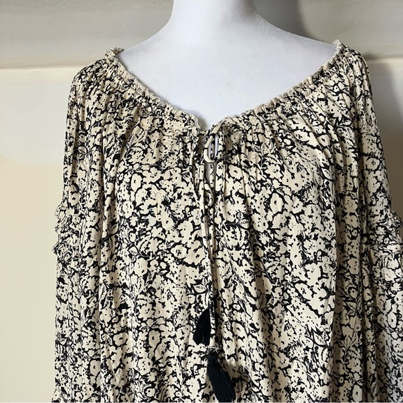 Intimately Free People “All Tucks" Floral Printed Oversized Bodysuit size Medium - Picture 12 of 12